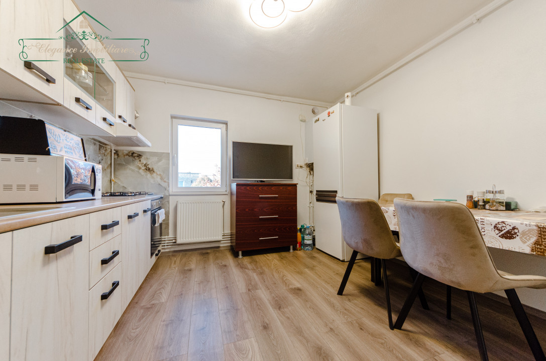 big__672a94a6a4070-5