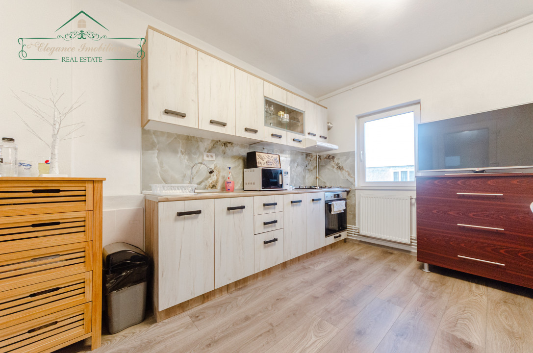 big__672a94a8ba772-6