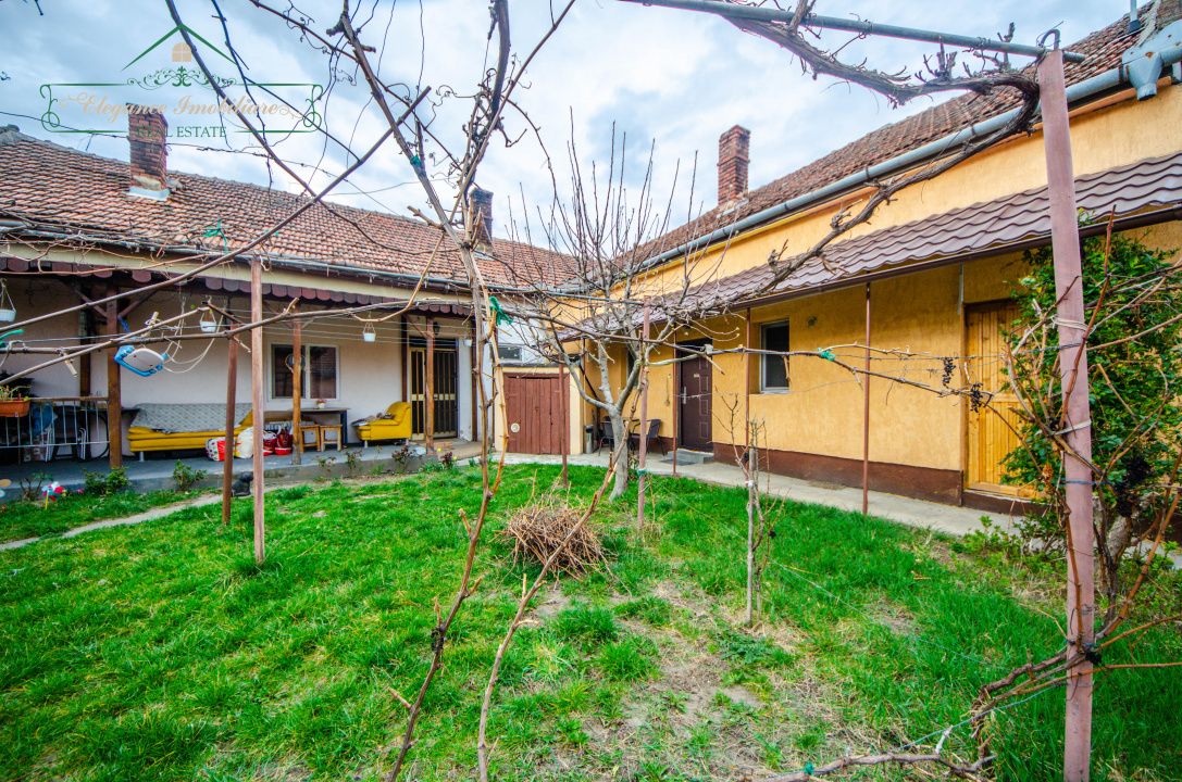 Apartament cu 2 camere la curte comună, zona Parneava, Arad