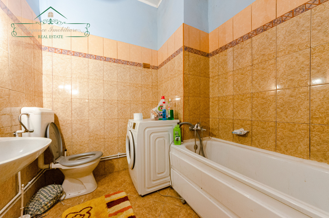 Apartament spațios cu 4 camere și centrală proprie, zona Centrala, Arad