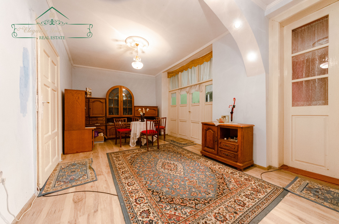 Apartament spațios cu 4 camere și centrală proprie, zona Centrala, Arad