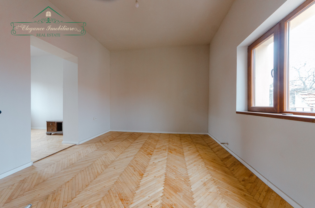 Apartament cu 2 camere la curte comuna, zona Centrala, Arad