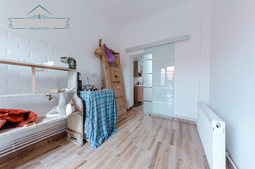 Apartament cu 2 camere la curte comuna, zona Centrala, Arad
