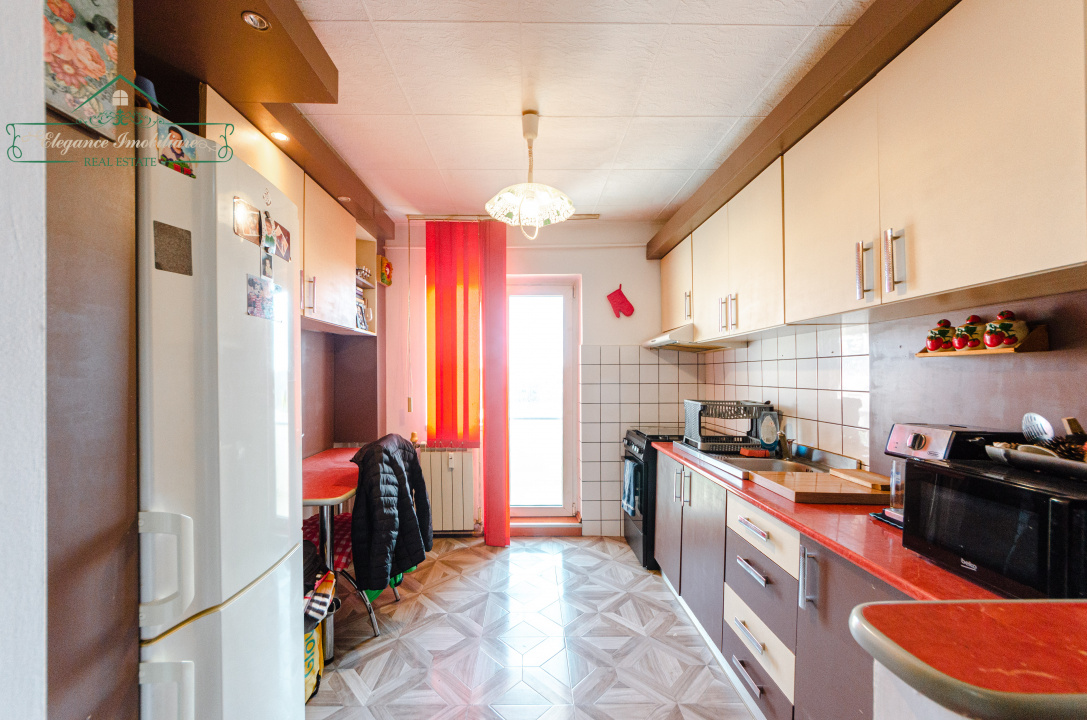 Apartament cu 2 camere, zona Alfa, Arad