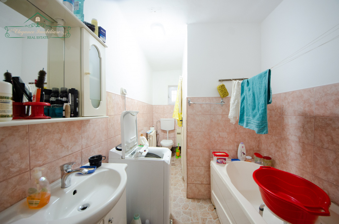 Casa cu 3 camere și centrală proprie,zona Aurel Vlaicu, Arad