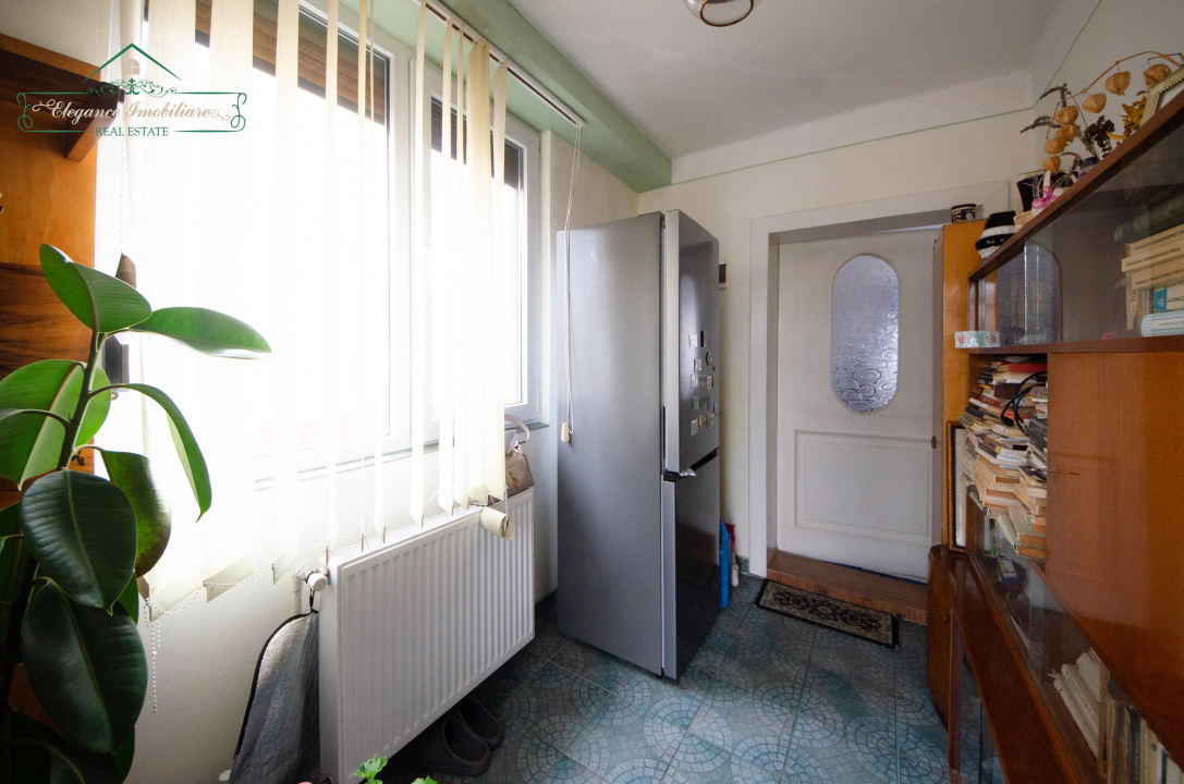 Casa cu 3 camere și centrală proprie,zona Aurel Vlaicu, Arad