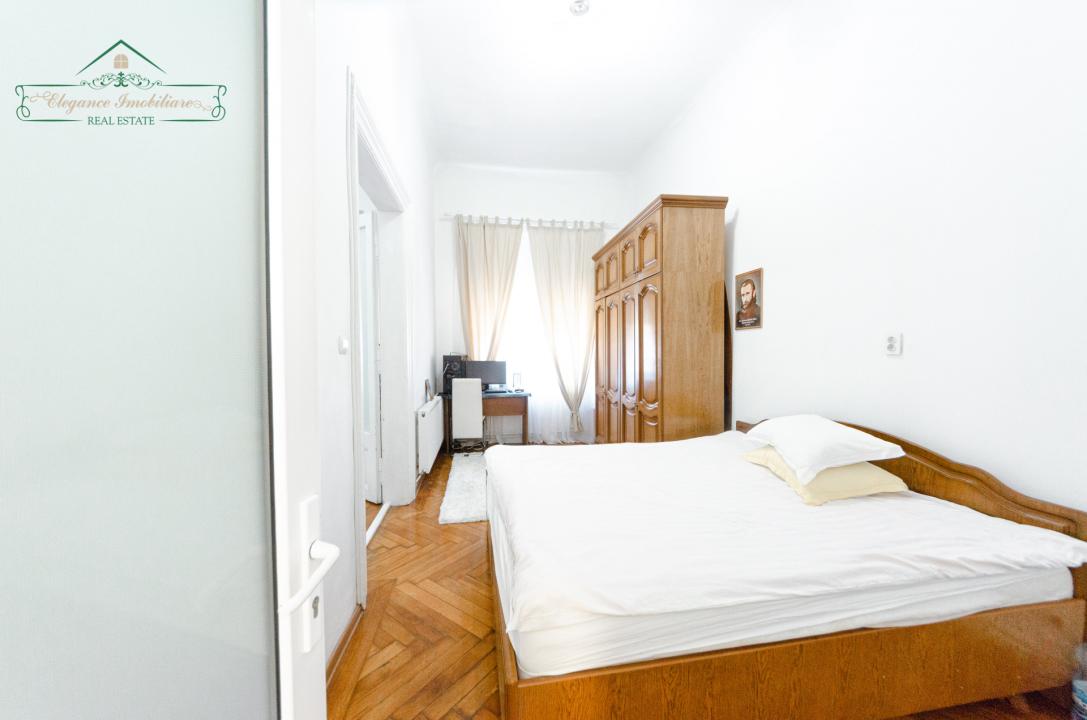 Apartament cu 4 camere si centrală proprie, zona Ultracentrală, Arad