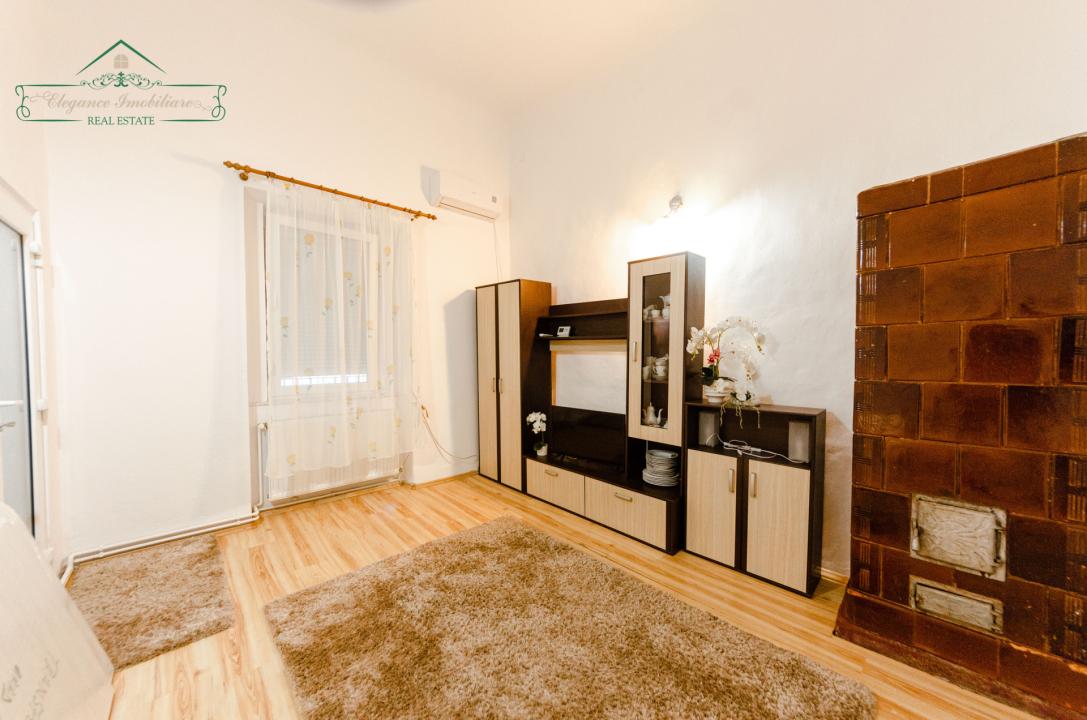 Apartament cu 4 camere si centrală proprie, zona Ultracentrală, Arad