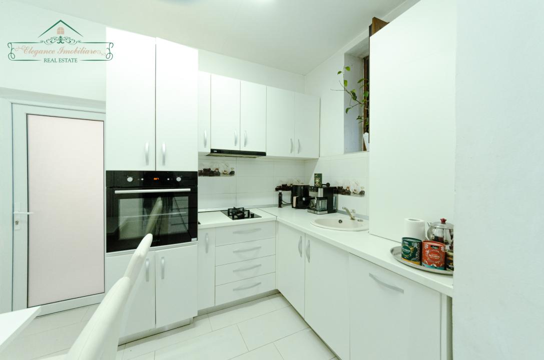Apartament cu 4 camere si centrală proprie, zona Ultracentrală, Arad