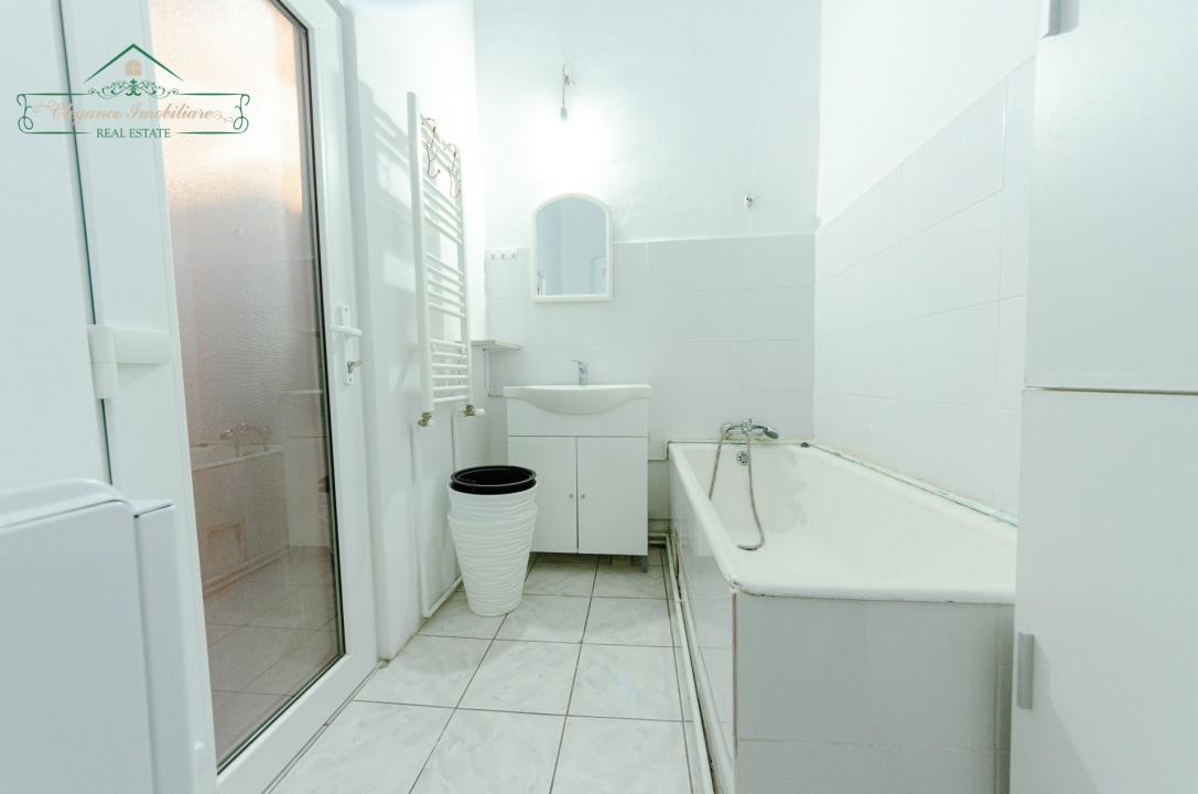 Apartament cu 4 camere si centrală proprie, zona Ultracentrală, Arad