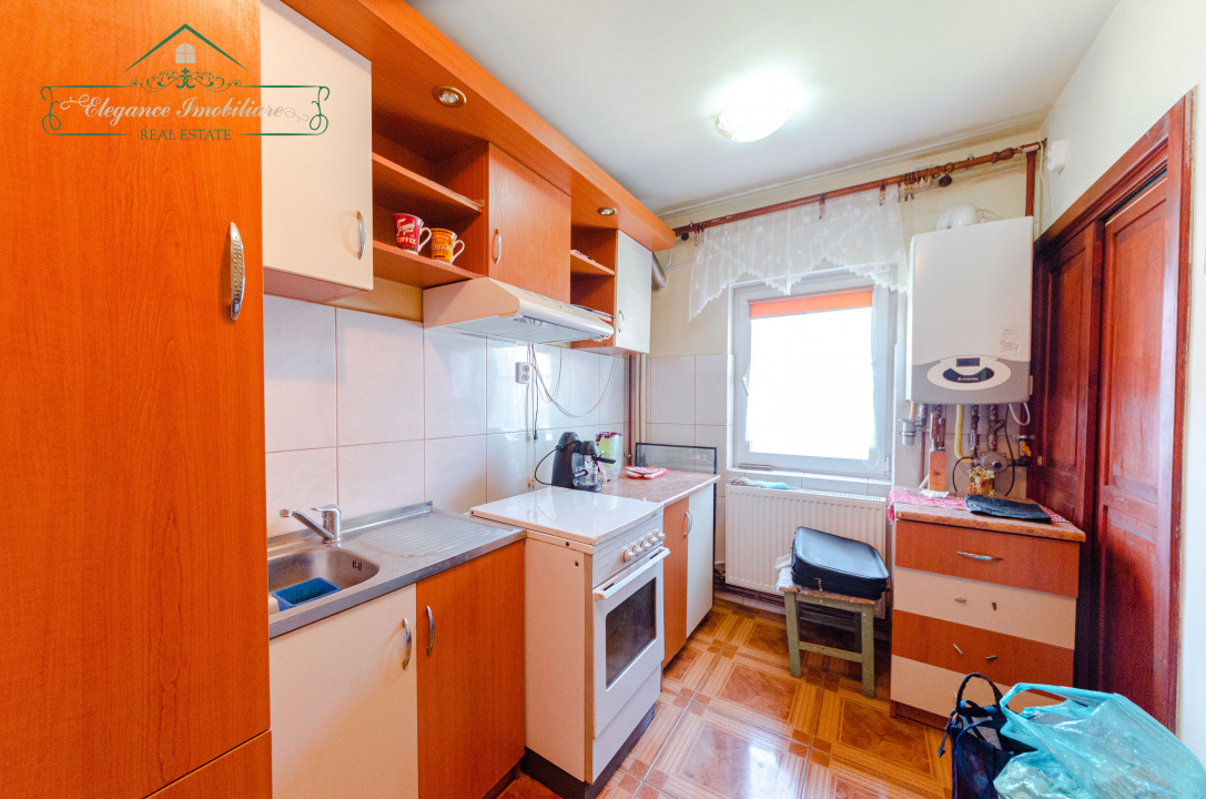 Apartament 3 camere cu centrala proprie, zona 100 Micalaca, Arad