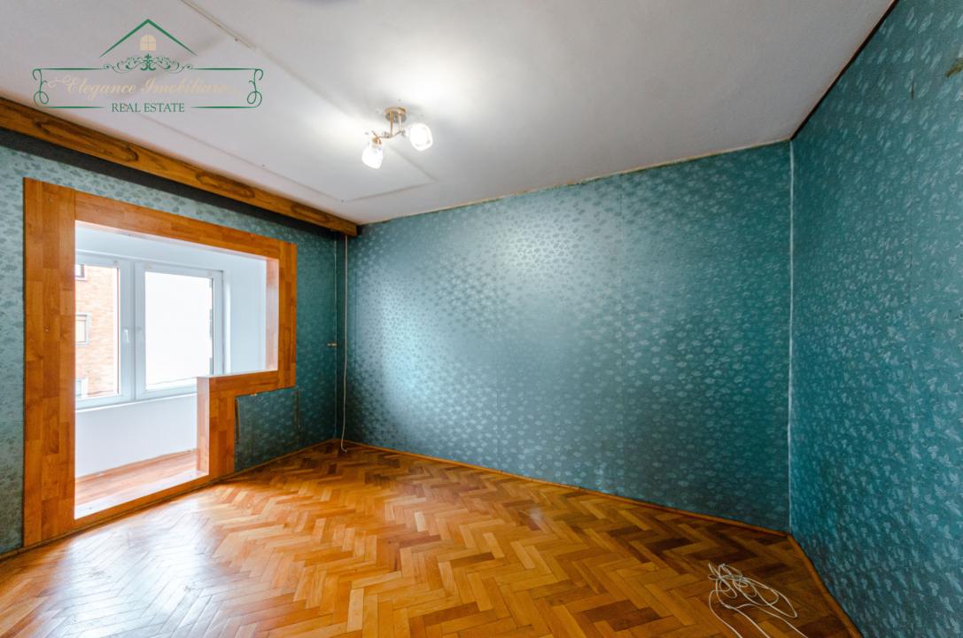 Apartament cu 3 camere, zona Alfa, Arad
