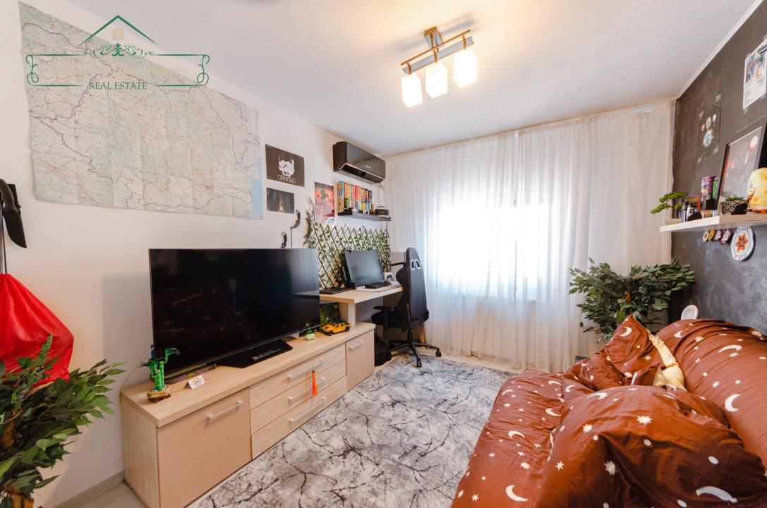 Apartament spațios cu 5 camere, centrală proprie,  zona Micălaca Miorița, Arad