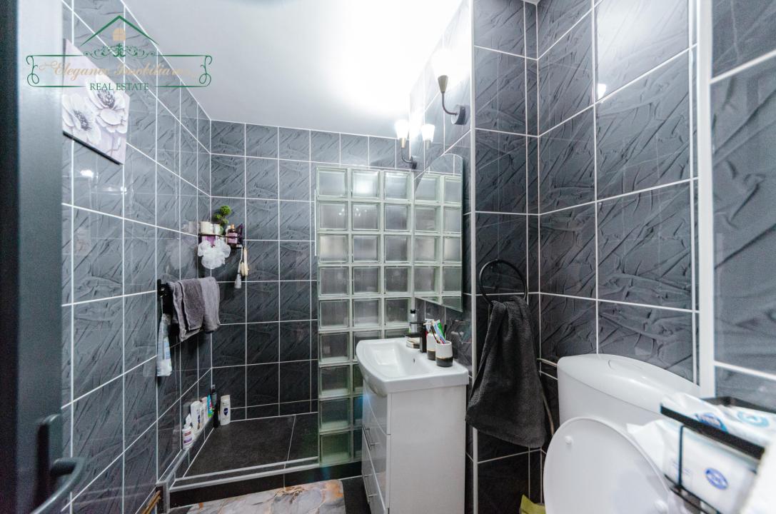 Apartament spațios cu 5 camere, centrală proprie,  zona Micălaca Miorița, Arad