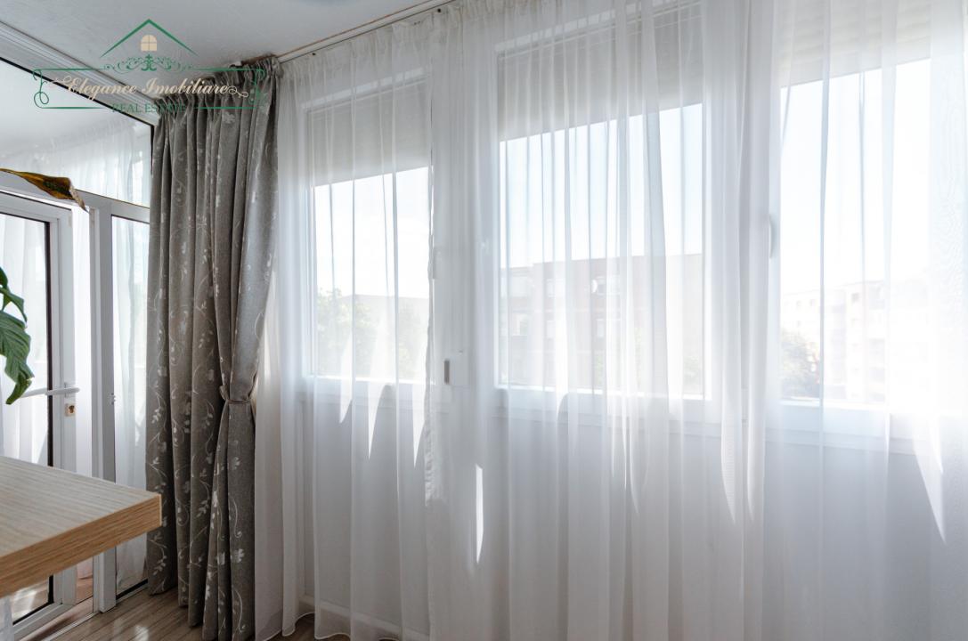 Apartament spațios cu 5 camere, centrală proprie,  zona Micălaca Miorița, Arad