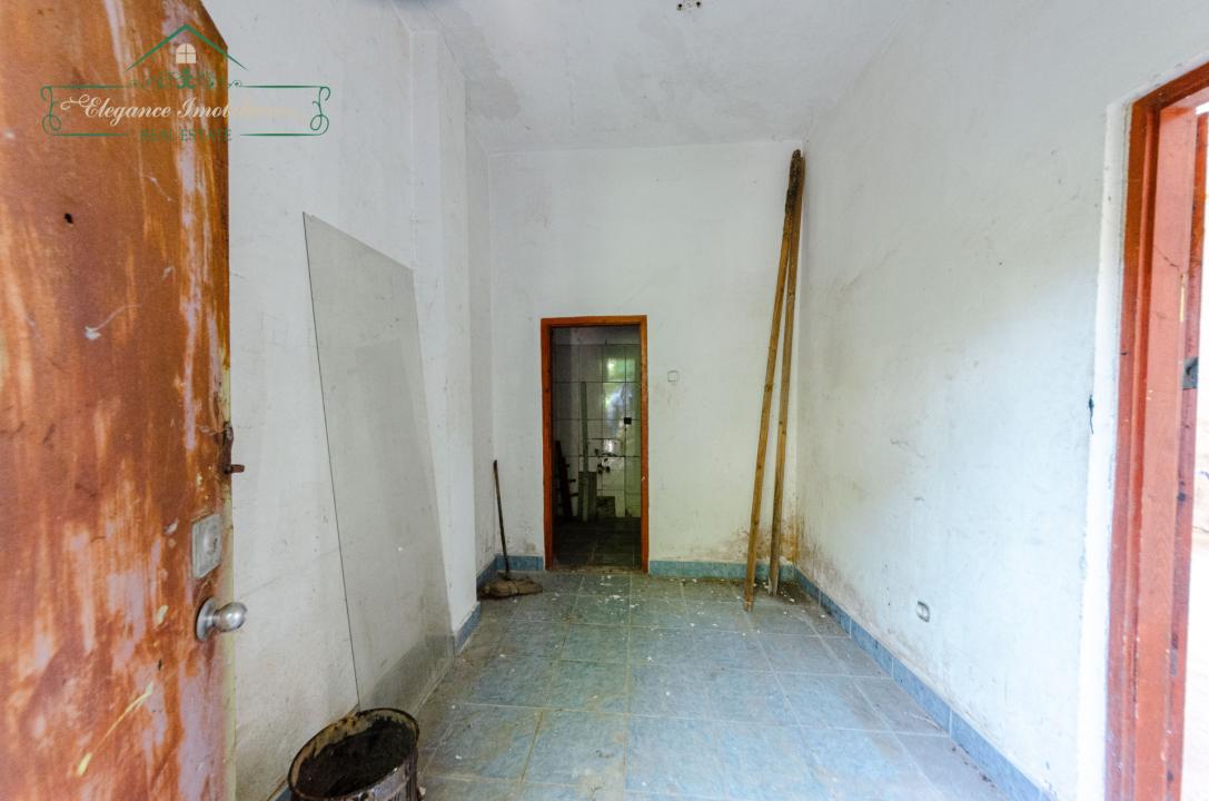 Oportunitate de Investiție – Teren 143 mp + Construcție, zona Centrala, Arad