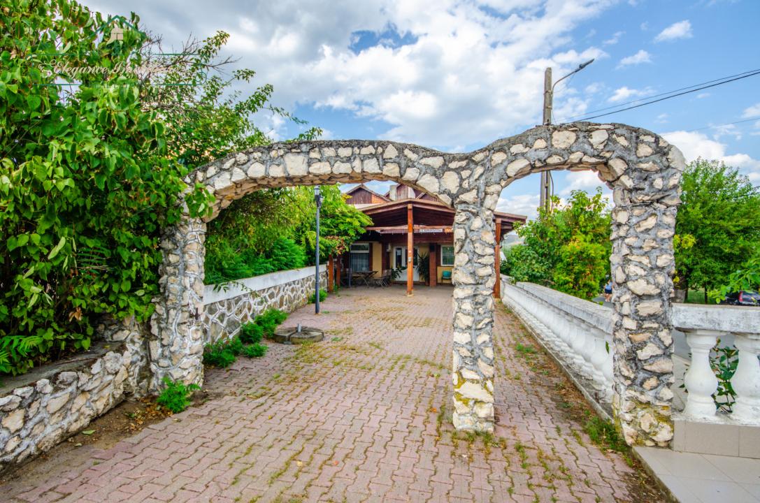 Spațiu HORECA 865 mp, Pensiune, Restaurant & Anexe, Lipova, Arad