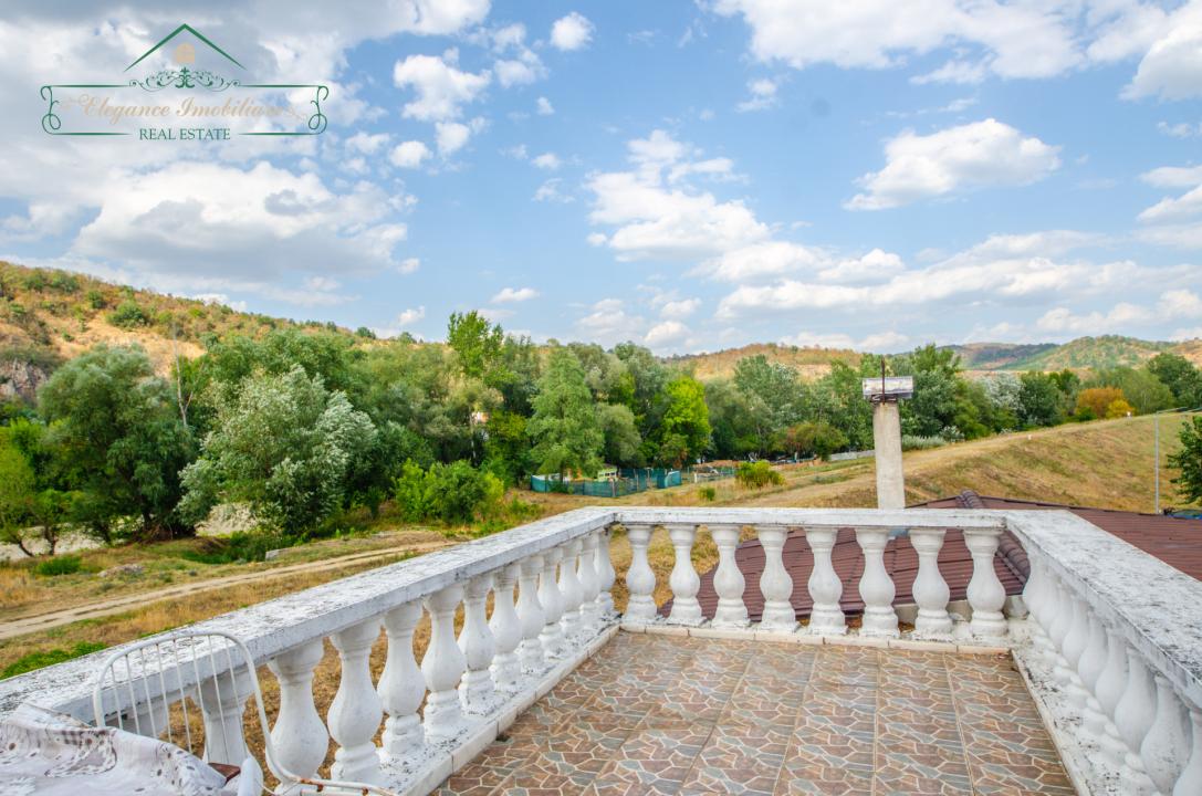 Spațiu HORECA 865 mp, Pensiune, Restaurant & Anexe, Lipova, Arad