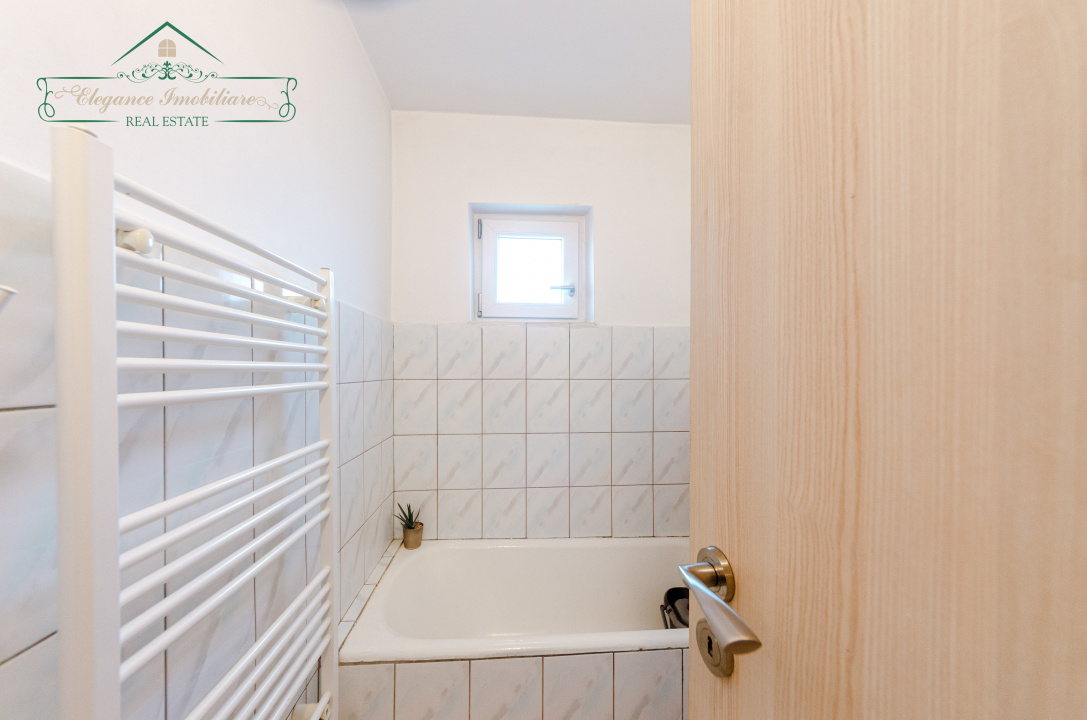 Apartament cu 5 camere si centrala proprie, zona Aurel Vlaicu, Arad
