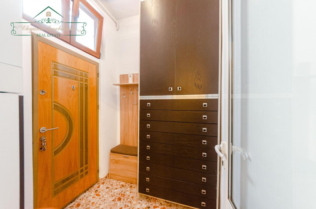 Apartament, grădină proprie de 200 mp și centrală pe gaz, zona Pârneava, Arad