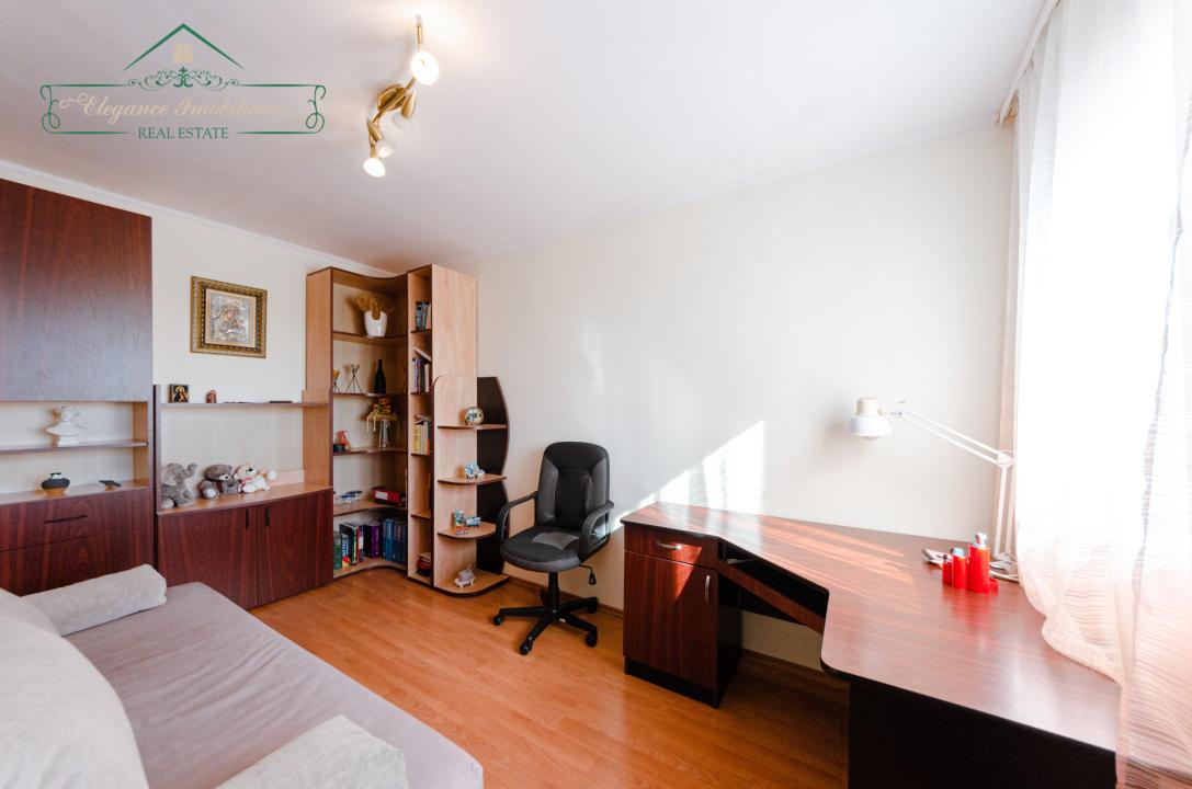 Apartament cu 3 camere, zona Fortuna, Arad